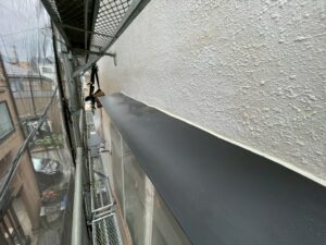 相模原市にて雨漏り修理〈庇からの雨漏り・葺き替え工事〉